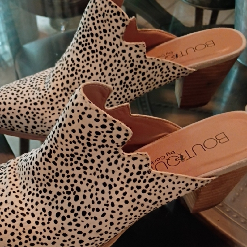 Black and White Ankle Boots with Cheetah Print - Picture 4 of 10
